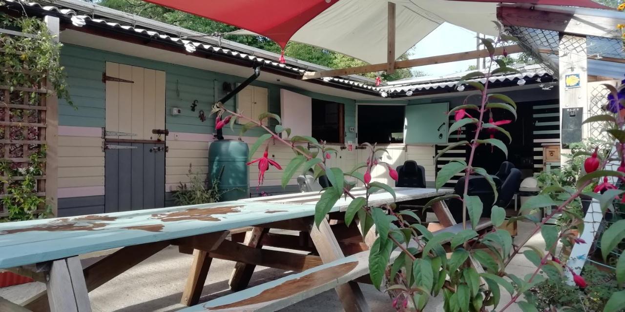 A Pousada Eden'S Yard Backpackers St Austell Exterior foto